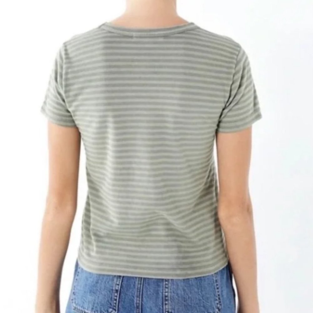 Urban Outfitter’s -Truly Madly Deeply Daisy Flower Short Sleeve Top -Size S - Picture 5 of 10